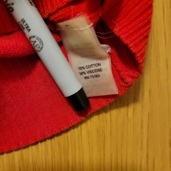 Cable & Gauge Red Sweater Tee (M) - Picture 2 of 4